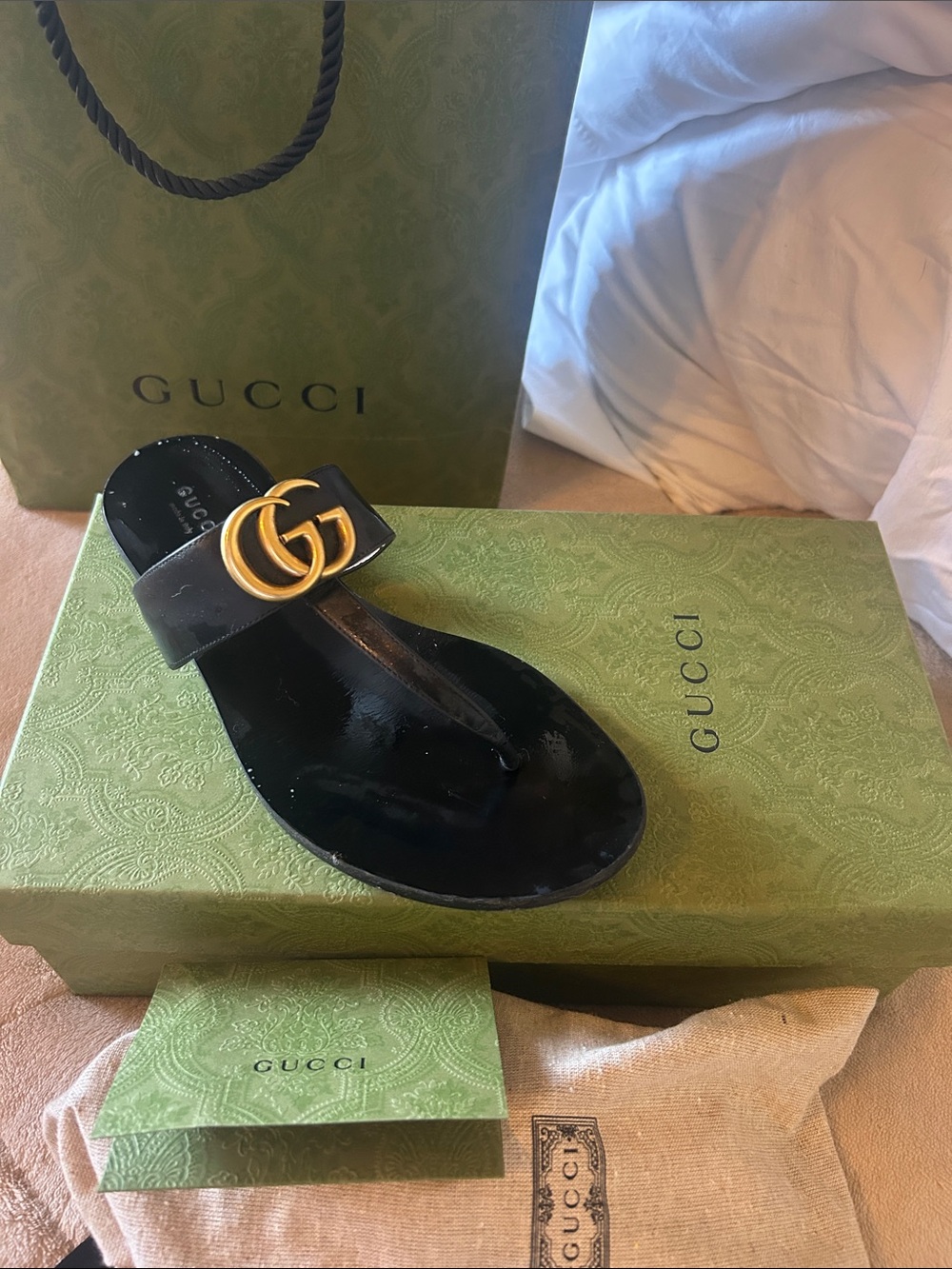 Gucci Black Patent Leather GG Thong Sandal with Gold Hardware - Picture 1 of 2